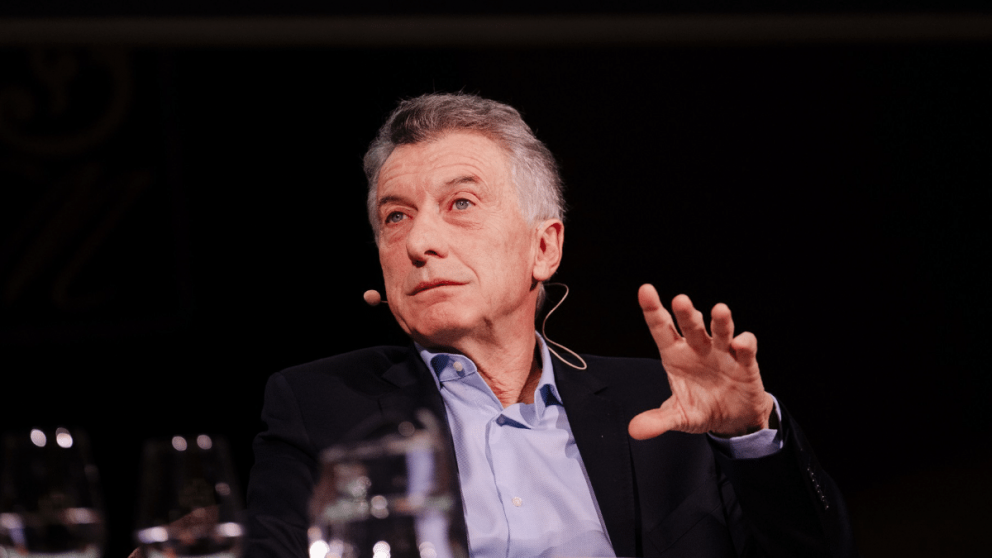 Mauricio Macri mantuvo reuniones con gobernadores radicales y con Martín Llaryora en medio de las discusiones opositoras para 2027