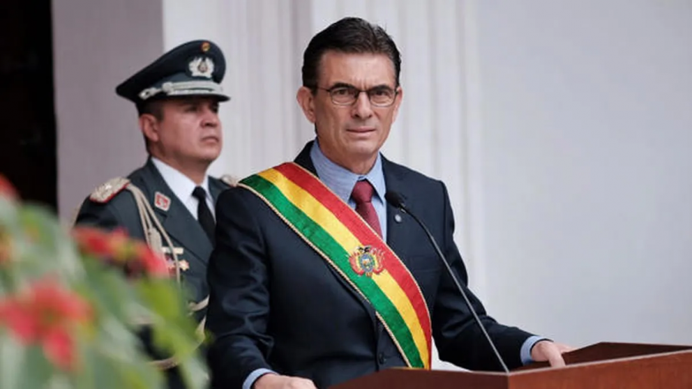 Rodrigo Paz bajó su sueldo a la mitad en medio de las protestas masivas en Bolivia