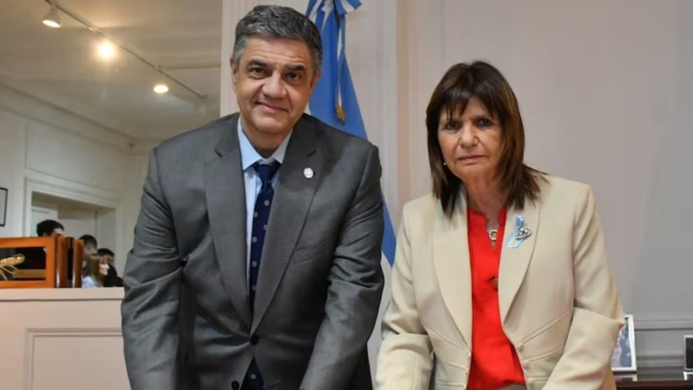 "Ese Ley y Orden me suena, lo buscaré en mis tuits viejos", la indirecta de Bullrich a Macri