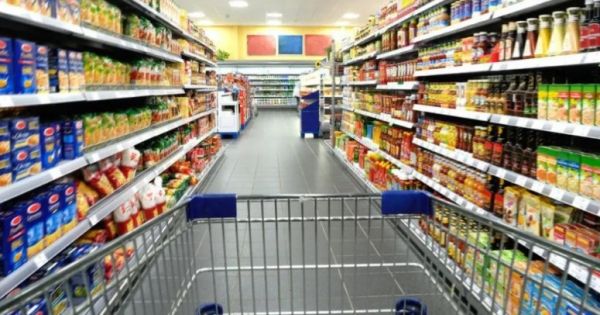 Consumo en abril: indumentaria crece 6,4% mientras masivos caen 3,8%