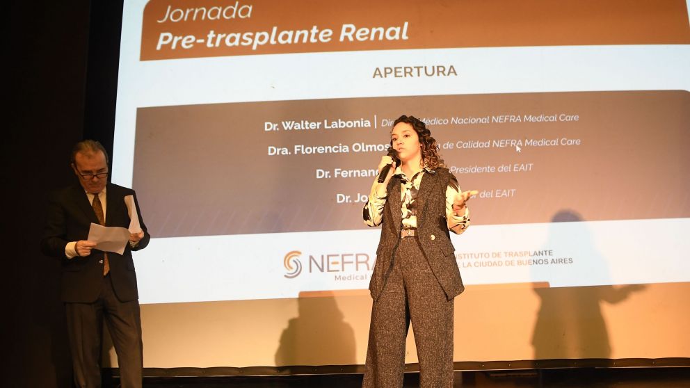 La Dra. Florencia Olmos dió inicio a la Jornada en el Teatro Castelao de la Ciudad de Buenos Aires
