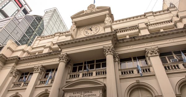 BCRA compra USD 10.029 M y riesgo país se mantiene bajo 500 puntos