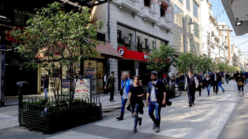 Calle Florida: la actividad comercial no logra recuperarse en la tradicional peatonal porteña.