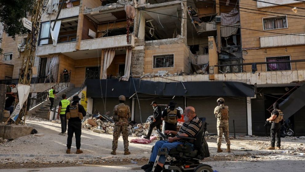 Un edificio residencial de los suburbios de Beirut, en ruinas tras el nuevo ataque de Israel. Foto: Reuters