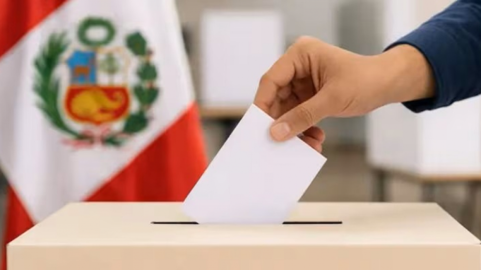 Keiko Fujimori y Roberto Sánchez compiten por la presidencia en una de las elecciones más ajustadas de los últimos años