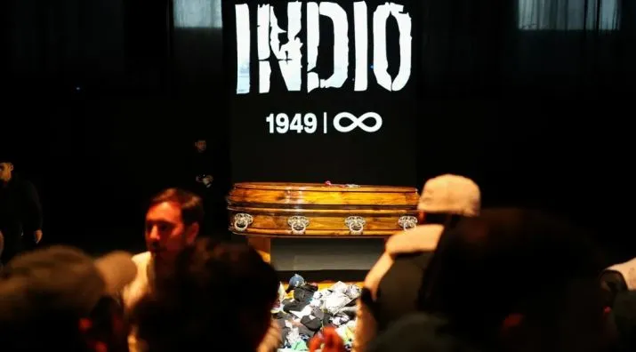 El velorio del Indio Solari duró 18 horas.