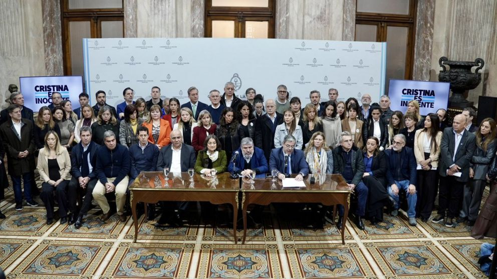 Legisladores peronistas exigieron la libertad de Cristina y enviaron una carta a la Corte