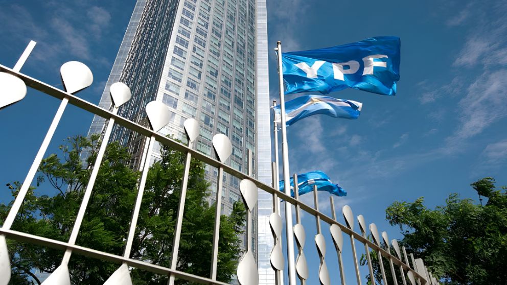 S&P elevó la calificación crediticia de ocho empresas argentinas luego de mejorar la nota soberana del país
