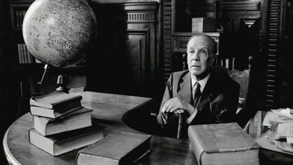 BORGES Y EL MENSAJE A LOS SOLDADOS. "Un asombrado y dolido p�same.  He sentido mucho esas muertes tan arbitrarias, tan in�tiles, en una guerra que hubiera sido tan f�cil no inventar.  Merecen la eleg�a y la l�grima.