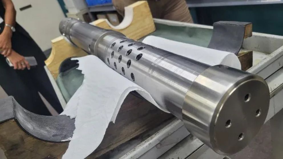 Tapón de blindaje de salida con restrictor de flujo utilizado en reactores nucleares tipo CANDU