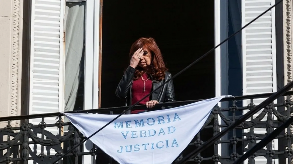 La Justicia intimó a Cristina Kirchner y advirtió que puede revocar su domiciliaria