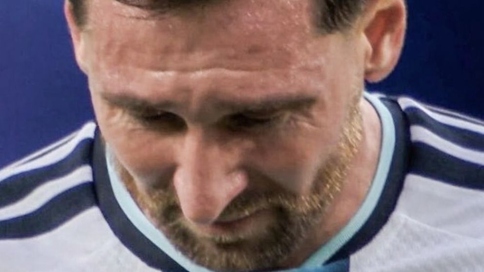 La confesi�n de Messi despu�s de quebrarse en llanto en el debut de Argentina.