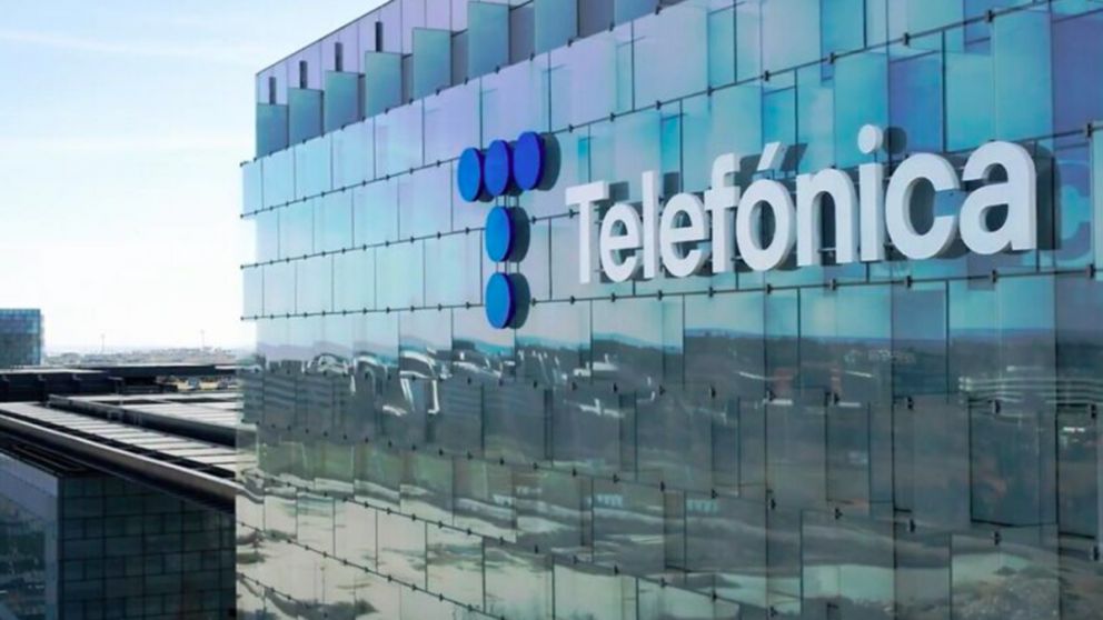 El Gobierno nacional rechazar� la compra de Telef�nica si Telecom no se desprende de 6 millones de usuarios