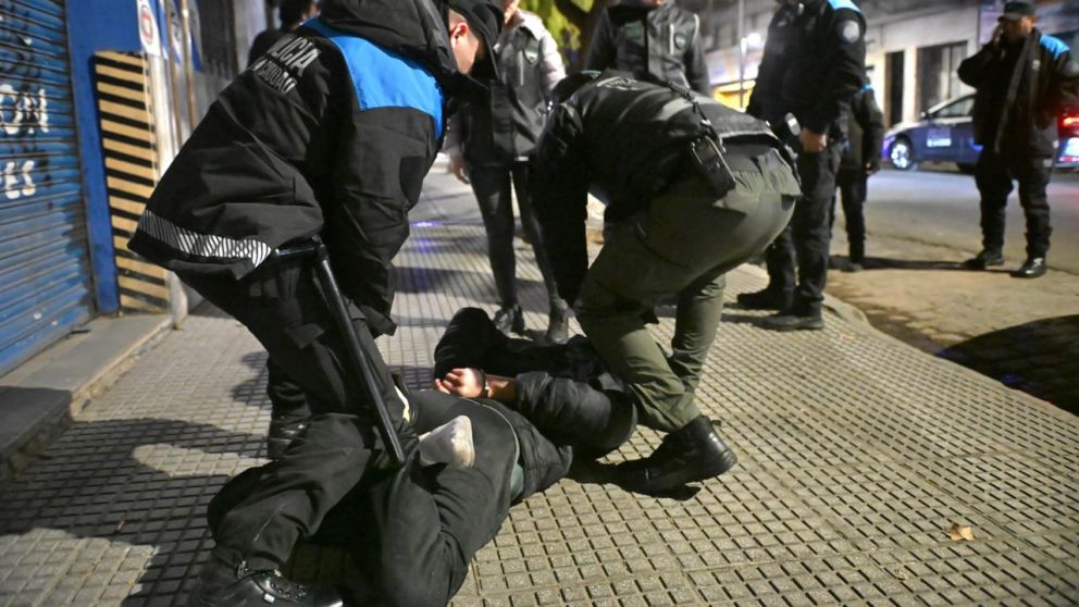 "Ahora los metemos presos": la Legislatura porte�a aprob� la Ley anti Trapitos que propuso Jorge Macri