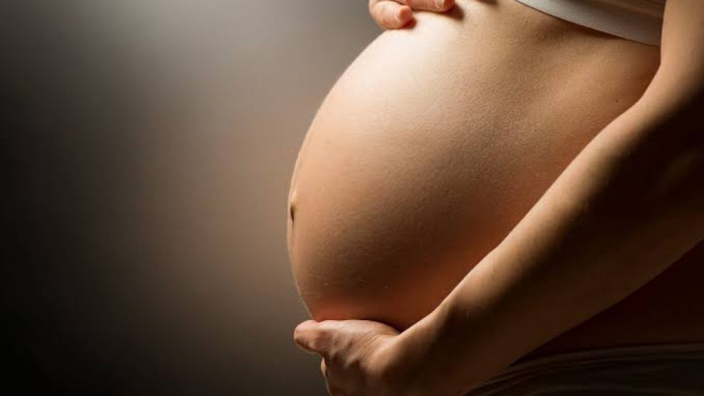 Qué significa soñar que estás embarazada, según la psicología