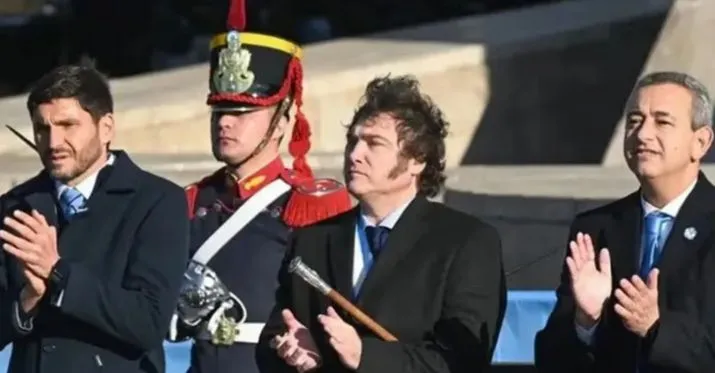Milei encabezó el acto por el Día de la Bandera en Rosario