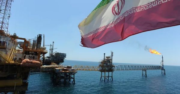 Petróleo Brent cae a USD 77,6 tras suspensión de sanciones a Irán